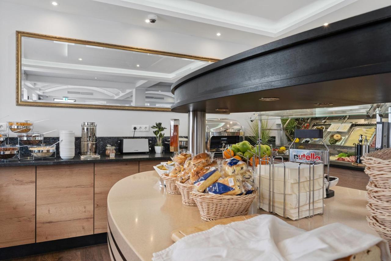 Hotel Adler FDH Esterno foto
